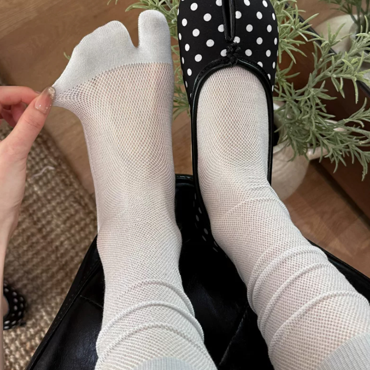 White Split Toe Socks for Wome - đánh giá và giá Toe Sock Split