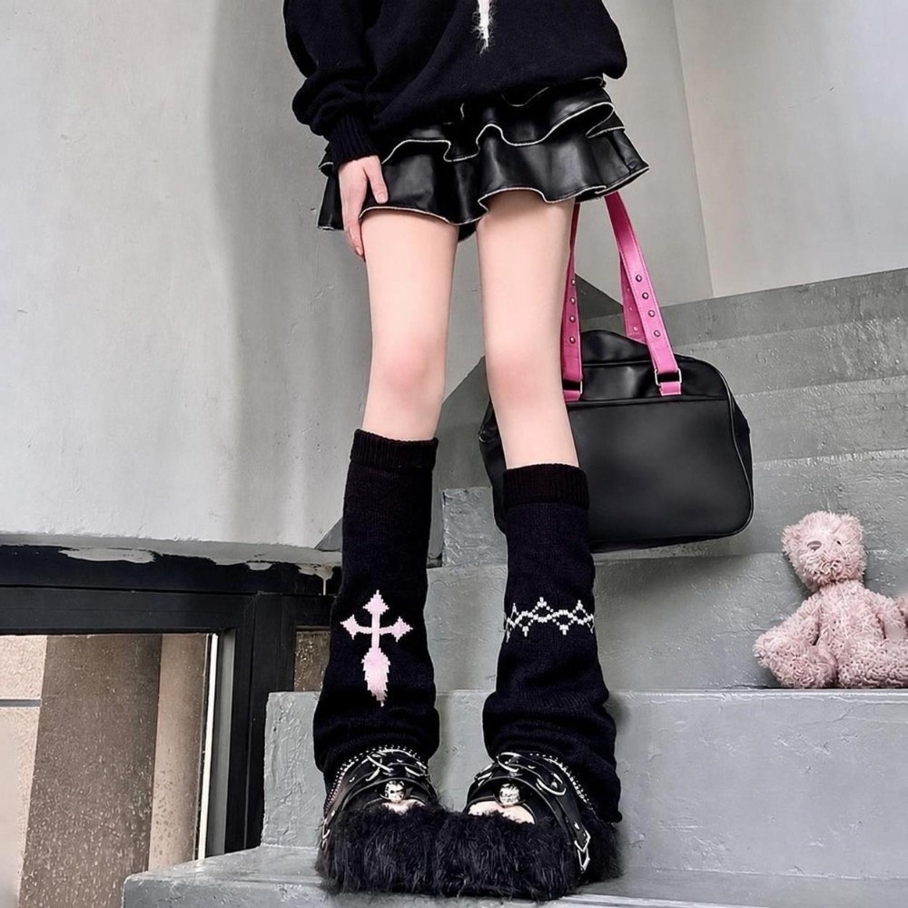 Alt Style Asymmetric Knit Leg  - đánh giá và giá Boot Sock Slouchy