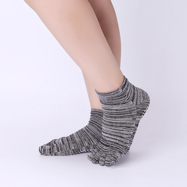 Non-Slip Yoga Socks with Grips - đánh giá và giá Grip Sock Yoga